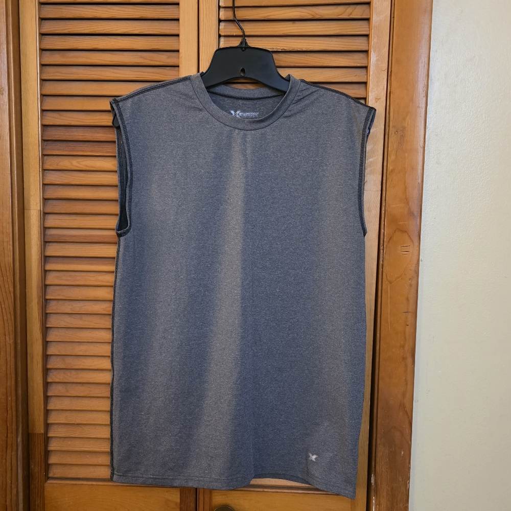 NWOT Xersion Performance Wear Mens Muscle Tee Size Large